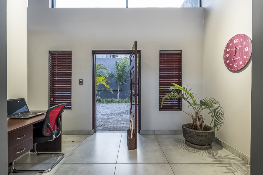 5 Bedroom Property for Sale in Island View Western Cape